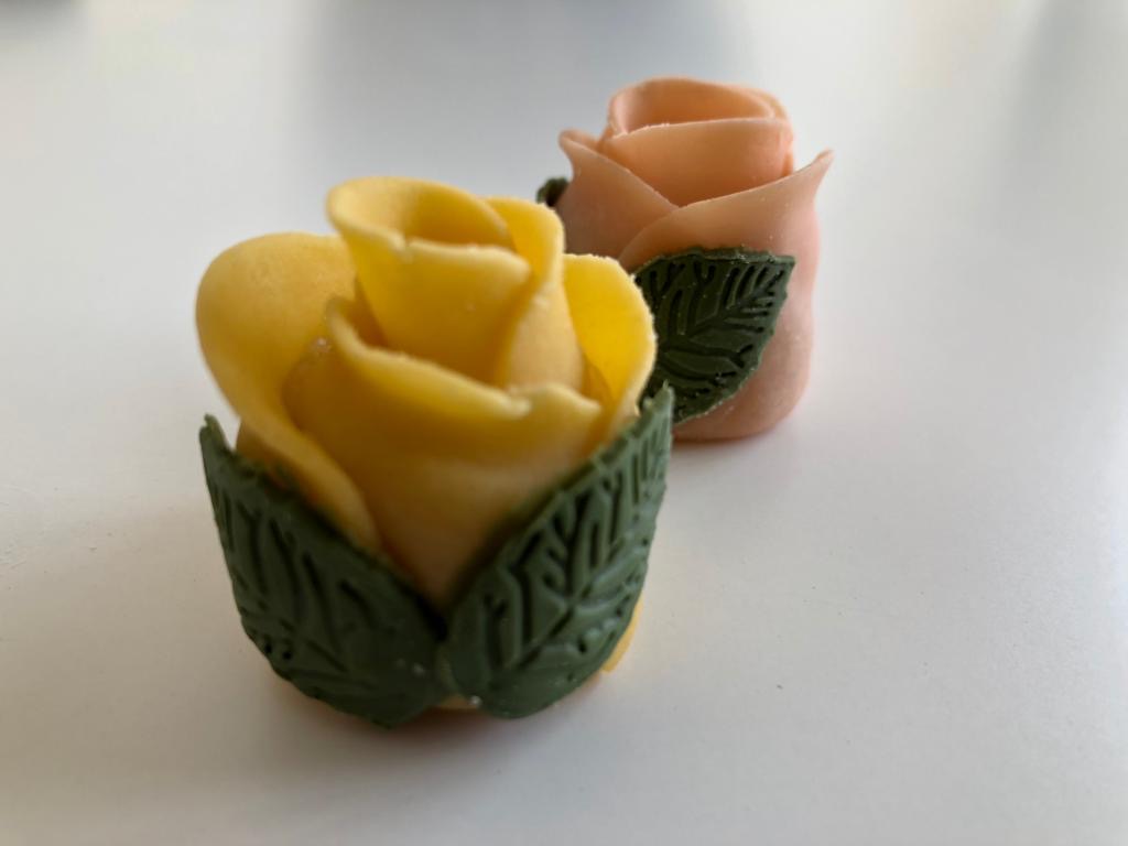 Marzipan flowers (22)